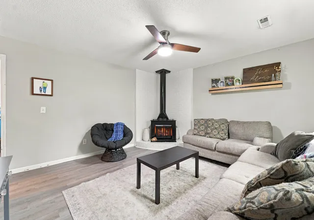 Photo 2 of Single family home for sale at 109 E Walnut Cir, Summerville, SC 29485 | MLS# 26028060 | Listing updated on 2026-10-10