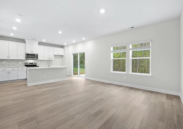 Photo 4 of Single family home for sale at 65 Hunting Pl, Georgetown, SC 29440 | MLS# 26029486 | Listing updated on 2026-10-29