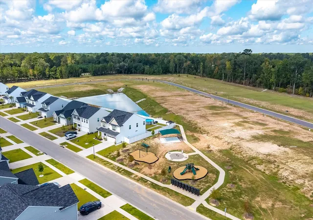 Photo 18 of Single family home for sale at 301 Palfrey Dr, Ridgeville, SC 29472 | MLS# 26011823 | Listing updated on 2026-10-19