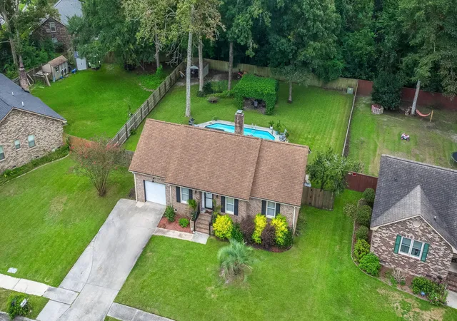 Photo 3 of Single family home for sale at 139 Savannah Round, Summerville, SC 29485 | MLS# 26025498 | Listing updated on 2026-09-15