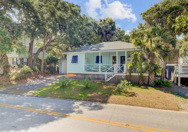 Photo 3 of Single family home for sale at 504 E Cooper Ave, Folly Beach, SC 29439 | MLS# 26024640 | Listing updated on 2026-09-01