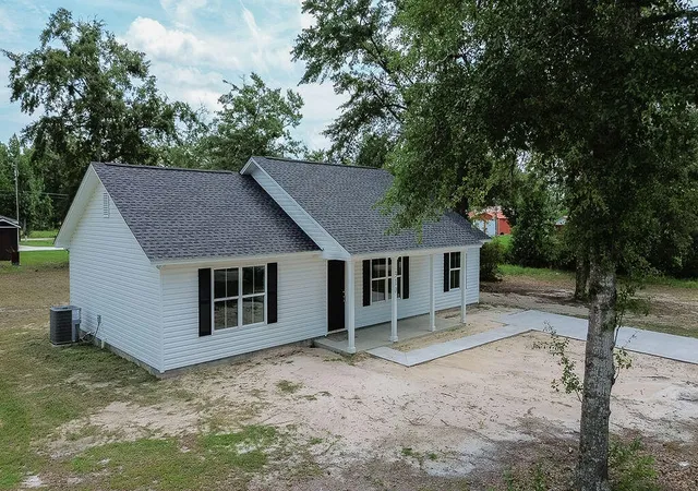 Photo 3 of Sale Pending at 310 Kathy Ave, Hampton, SC 29924 | MLS# 26003855 | Listing updated on 2026-09-15