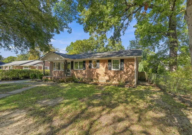 Photo 2 of Single family home for sale at 109 Library St, Moncks Corner, SC 29461 | MLS# 26027093 | Listing updated on 2026-10-11