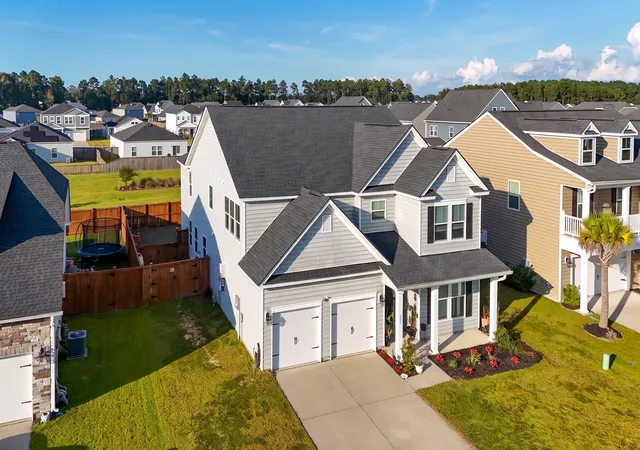Photo 1 of Single family home for sale at 206 Honey Horn Dr, Summerville, SC 29486 | MLS# 26027521 | Listing updated on 2026-10-08