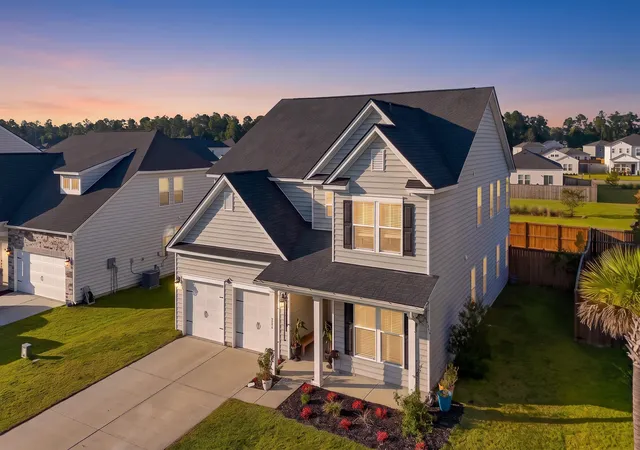 Photo 2 of Single family home for sale at 206 Honey Horn Dr, Summerville, SC 29486 | MLS# 26027521 | Listing updated on 2026-10-08
