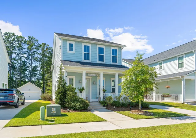 Photo 3 of Single family home for sale at 305 W Respite Ln, Summerville, SC 29483 | MLS# 26027133 | Listing updated on 2026-10-26