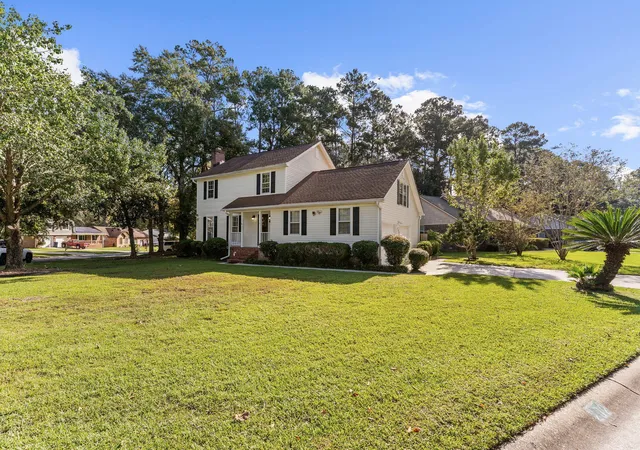 Photo 2 of Single family home for sale at 202 Brailsford Rd, Summerville, SC 29485 | MLS# 26027852 | Listing updated on 2026-10-14