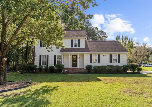 Photo 3 of Single family home for sale at 202 Brailsford Rd, Summerville, SC 29485 | MLS# 26027852 | Listing updated on 2026-10-14
