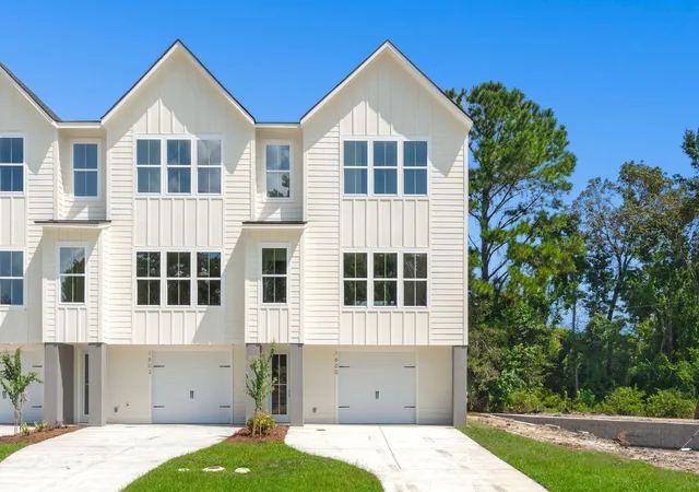 Photo 1 of Townhouse for sale at 1600 Lauda Dr, Mount Pleasant, SC 29464 | MLS# 26026107 | Listing updated on 2026-10-16