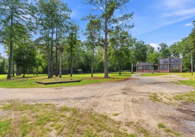 Single family home for sale at 725 Yellow Brick Rd, Bonneau, SC 29431 | MLS# 26025087