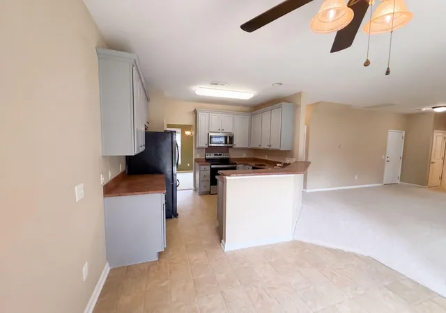 Photo 2 of Single family home for sale at 3037 Ellington Dr, Summerville, SC 29485 | MLS# 26025600 | Listing updated on 2026-09-18