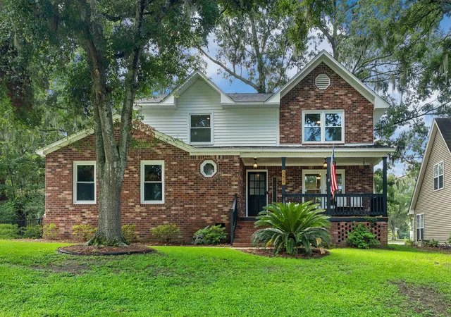 Single family home for sale at 1 Oatly Cir, Charleston, SC 29414 | MLS# 26024768