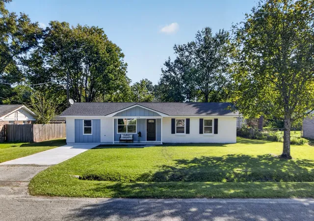 Photo 1 of Single family home for sale at 120 Clarine Dr, Goose Creek, SC 29445 | MLS# 26029047 | Listing updated on 2026-10-28