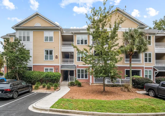 Photo 1 of Townhouse for sale at 500 Bucksley Ln #104, Daniel Island, SC 29492 | MLS# 26028064 | Listing updated on 2026-10-10