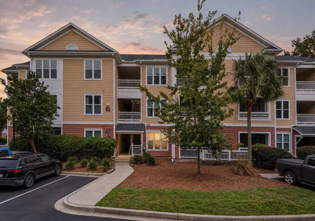 Photo 2 of Townhouse for sale at 500 Bucksley Ln #104, Daniel Island, SC 29492 | MLS# 26028064 | Listing updated on 2026-10-10
