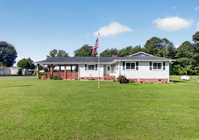 Single family home for sale at 3576 Cordova Rd, Cordova, SC 29039 | MLS# 26026433
