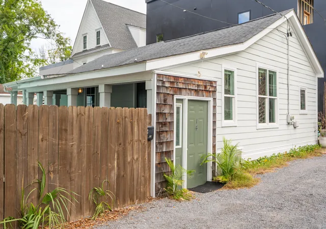 Photo 1 of Single family home for sale at 14 Boyer Ct, Charleston, SC 29403 | MLS# 26025537 | Listing updated on 2026-10-20