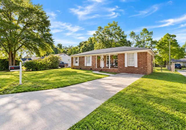 Photo 1 of Single family home for sale at 204 Palmetto St, Moncks Corner, SC 29461 | MLS# 26025323 | Listing updated on 2026-10-03