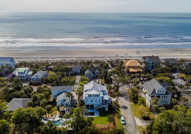 Photo 1 of Single family home for sale at 720 W Ashley Ave, Folly Beach, SC 29439 | MLS# 26025661 | Listing updated on 2026-10-26