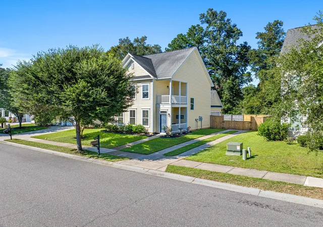 Photo 1 of Single family home for sale at 156 Pavilion St, Summerville, SC 29483 | MLS# 26027275 | Listing updated on 2026-10-20