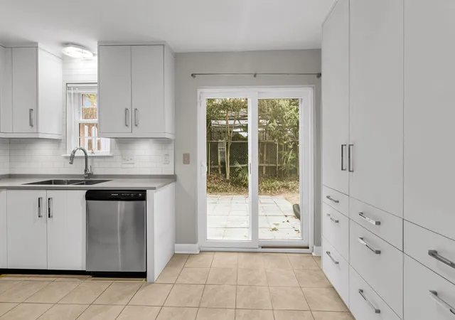 Photo 3 of Townhouse for sale at 21 Rivers Point Row #8h, Charleston, SC 29412 | MLS# 26025583 | Listing updated on 2026-09-17