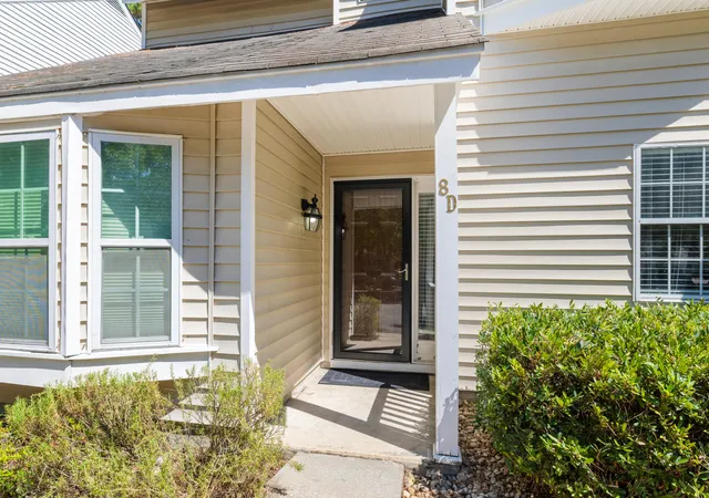 Photo 3 of Townhouse for sale at 8 Townpark Ln #D, Charleston, SC 29412 | MLS# 26027239 | Listing updated on 2026-10-05