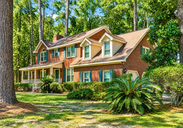 Photo 1 of Single family home for sale at 102 Littlejohn St, Summerville, SC 29483 | MLS# 26025204 | Listing updated on 2026-09-07