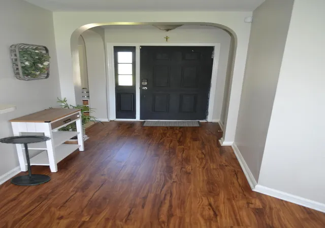 Photo 3 of Single family home for sale at 531 Ivy Cir, Charleston, SC 29414 | MLS# 26025242 | Listing updated on 2026-09-16