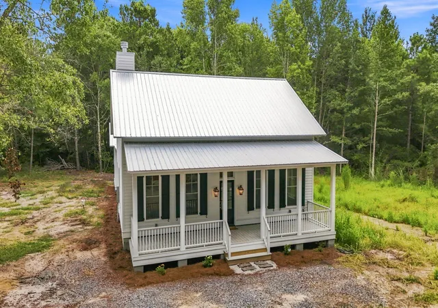 Photo 2 of Single family home for sale at 5527 Elliott Ests Rd, Hollywood, SC 29449 | MLS# 26025391 | Listing updated on 2026-10-21