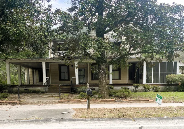 Photo 3 of Single family home for sale at 851 Carlisle St, Bamberg, SC 29003 | MLS# 26026495 | Listing updated on 2026-09-23