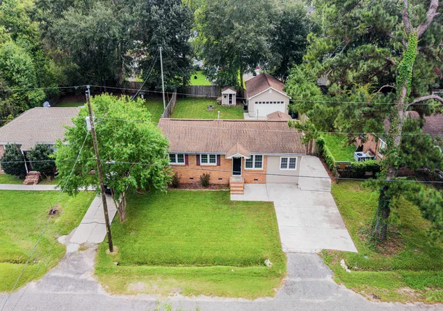 Photo 2 of Single family home for sale at 434 Clarine Dr, Goose Creek, SC 29445 | MLS# 26025556 | Listing updated on 2026-09-11