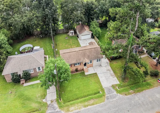 Photo 3 of Single family home for sale at 434 Clarine Dr, Goose Creek, SC 29445 | MLS# 26025556 | Listing updated on 2026-09-11