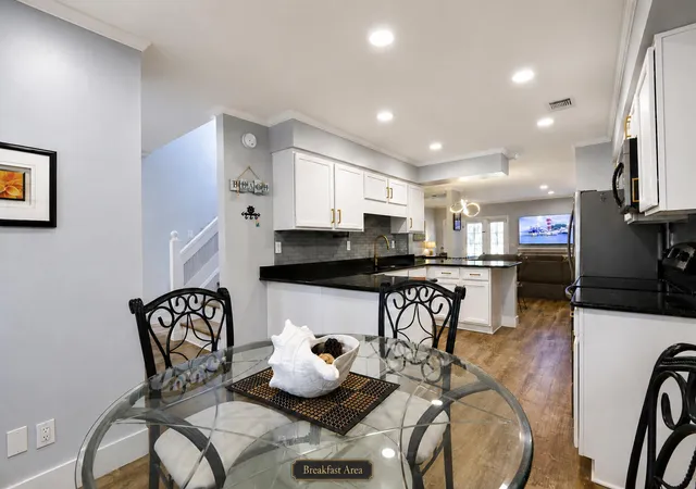 Photo 4 of Townhouse for sale at 70 Shipyard Dr #109, Hilton Head Island, SC 29928 | MLS# 26024817 | Listing updated on 2026-09-14
