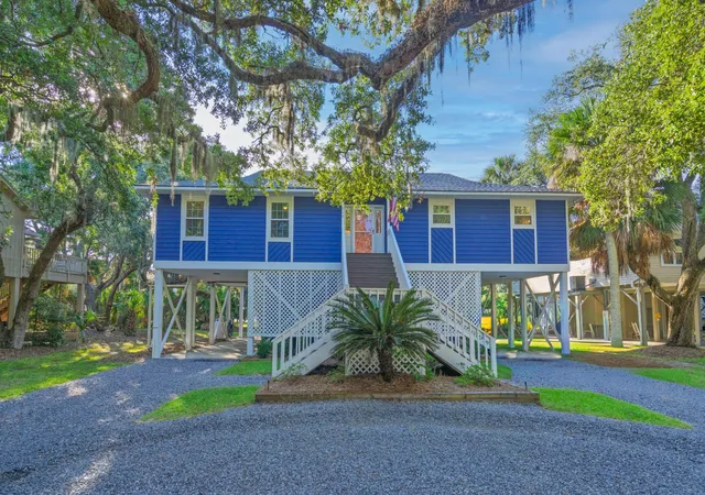 Photo 1 of Single family home for sale at 712 Sandpiper, Edisto Island, SC 29438 | MLS# 26027251 | Listing updated on 2026-10-02