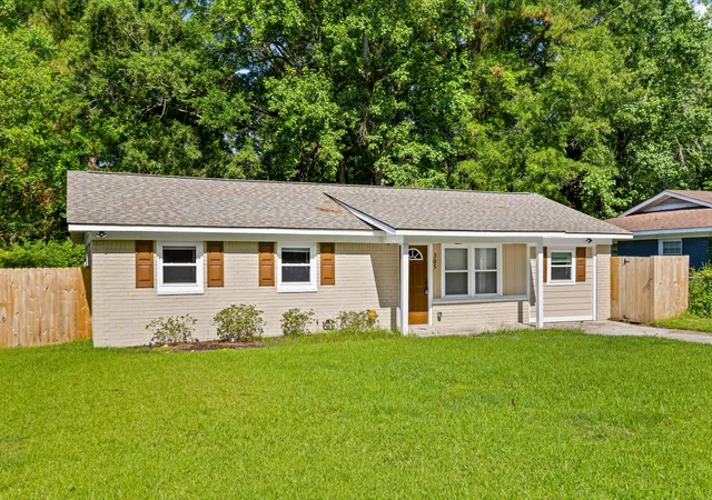 Photo 1 of Single family home for sale at 305 Elliott Dr, Ladson, SC 29456 | MLS# 26024885 | Listing updated on 2026-09-03