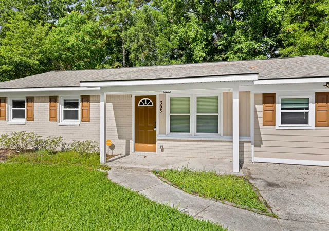 Photo 2 of Single family home for sale at 305 Elliott Dr, Ladson, SC 29456 | MLS# 26024885 | Listing updated on 2026-09-03