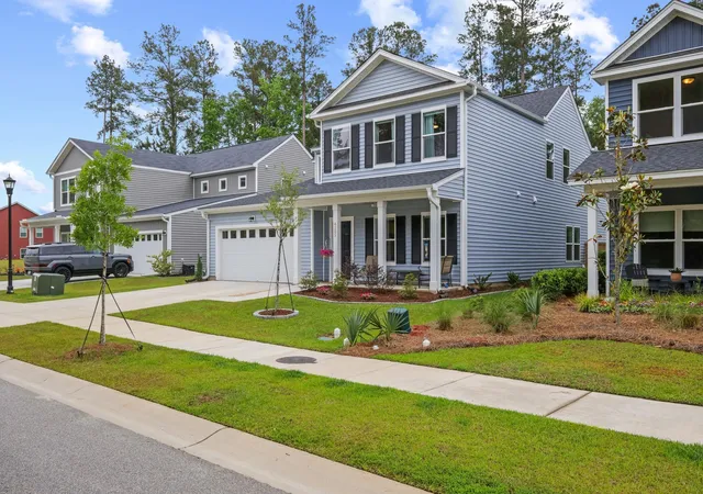 Photo 2 of Single family home for sale at 4205 Holw Wind Way, Summerville, SC 29485 | MLS# 26025152 | Listing updated on 2026-09-15