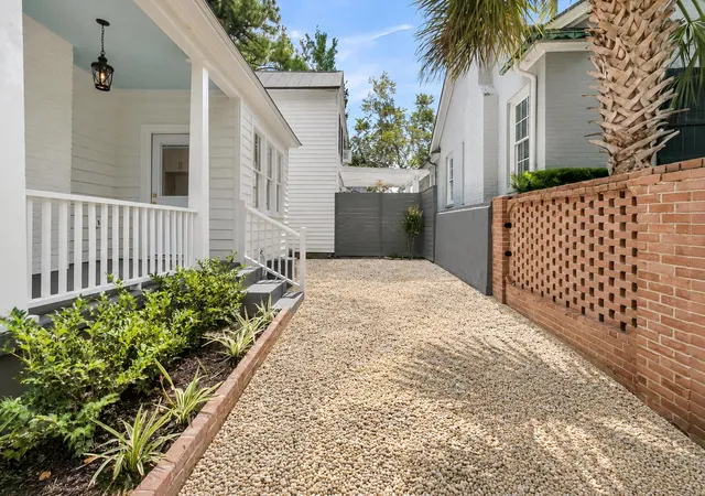 Photo 3 of Single family home for sale at 225 Congress St, Charleston, SC 29403 | MLS# 26025413 | Listing updated on 2026-09-11