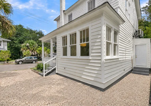 Photo 4 of Single family home for sale at 225 Congress St, Charleston, SC 29403 | MLS# 26025413 | Listing updated on 2026-09-11