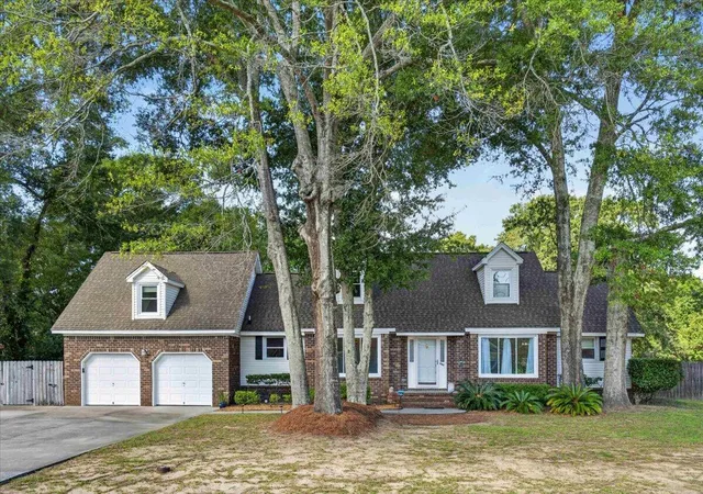 Photo 1 of Single family home for sale at 947 Foxcroft Rd, Charleston, SC 29412 | MLS# 26025030 | Listing updated on 2026-09-15