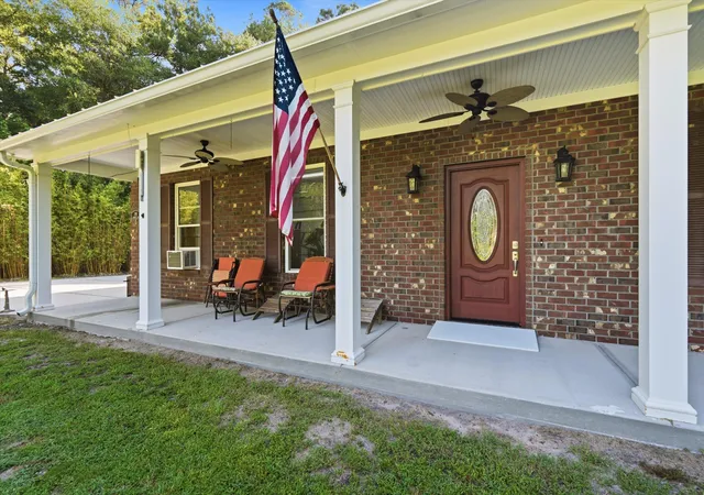 Photo 4 of Single family home for sale at 189 Fishburn Rd, Ridgeville, SC 29472 | MLS# 26025089 | Listing updated on 2026-10-16