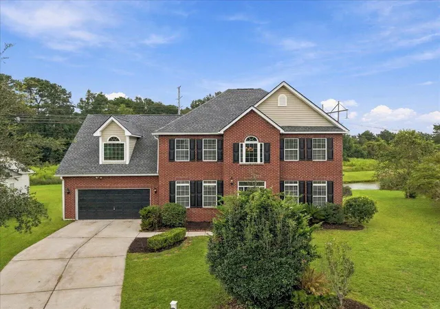 Photo 2 of Single family home for sale at 5008 Streamside Rd, Summerville, SC 29485 | MLS# 26026105 | Listing updated on 2026-10-16