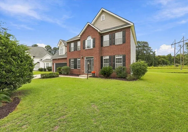 Photo 3 of Single family home for sale at 5008 Streamside Rd, Summerville, SC 29485 | MLS# 26026105 | Listing updated on 2026-10-16