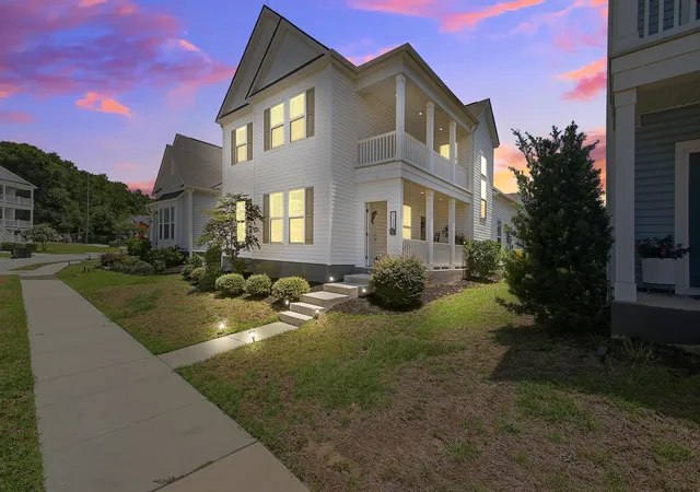 Photo 1 of Single family home for sale at 522 Spring Holw Dr, Charleston, SC 29492 | MLS# 26025997 | Listing updated on 2026-10-22