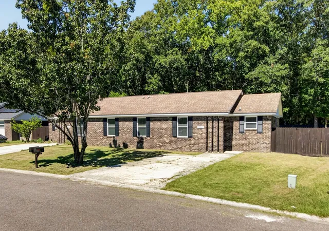 Photo 1 of Sale Pending at 123 Woodduck Dr #A & B, Summerville, SC 29483 | MLS# 26027373 | Listing updated on 2026-10-04