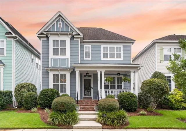 Photo 1 of Single family home for sale at 208 White Gables Dr, Summerville, SC 29483 | MLS# 26025448 | Listing updated on 2026-09-29