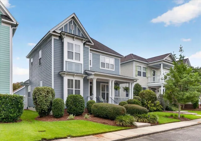 Photo 2 of Single family home for sale at 208 White Gables Dr, Summerville, SC 29483 | MLS# 26025448 | Listing updated on 2026-09-29