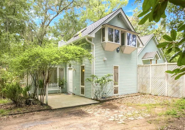 Photo 2 of Single family home for sale at 8557 Palmetto Rd, Edisto Island, SC 29438 | MLS# 26024642 | Listing updated on 2026-09-12