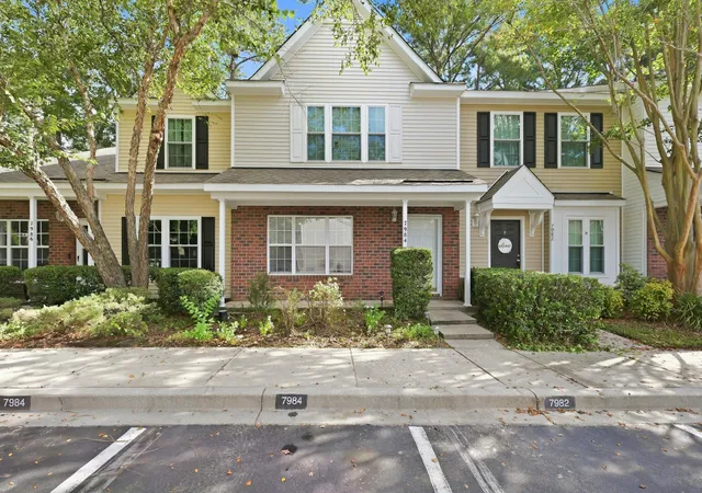 Townhouse for sale at 7984 Shadow Oak Dr, Charleston, SC 29406 | MLS# 26026690