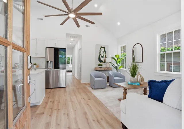 Photo 1 of Single family home for sale at 700 Meeting St, Charleston, SC 29403 | MLS# 26027723 | Listing updated on 2026-10-16